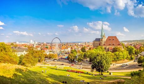 Urlaub Deutschland Reisen - Erfurt, Ausblick über die Stadt © Adobe Stock