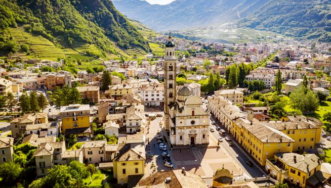 Urlaub Italien, Schweiz Reisen - Das Tal der Sonne mit Erlebnisfahrt Berninabahn